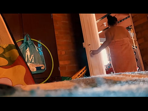 ❤️ Môj strýko za mnou ide do sprchy, šuká ma, kým sa sprchujem. Šukanie video na nás sk.tubsexer-porn.ru ❌️