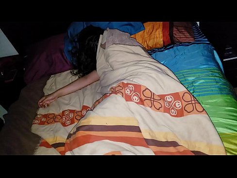 ❤️ Nevlastný syn nadáva svojej mladej nevlastnej matke, zatiaľ čo ona spí. Šukanie video na nás sk.tubsexer-porn.ru ❌️