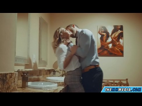 ❤️ Keď vás prsnatá blondínka zvádza na verejných toaletách Šukanie video na nás sk.tubsexer-porn.ru ❌️